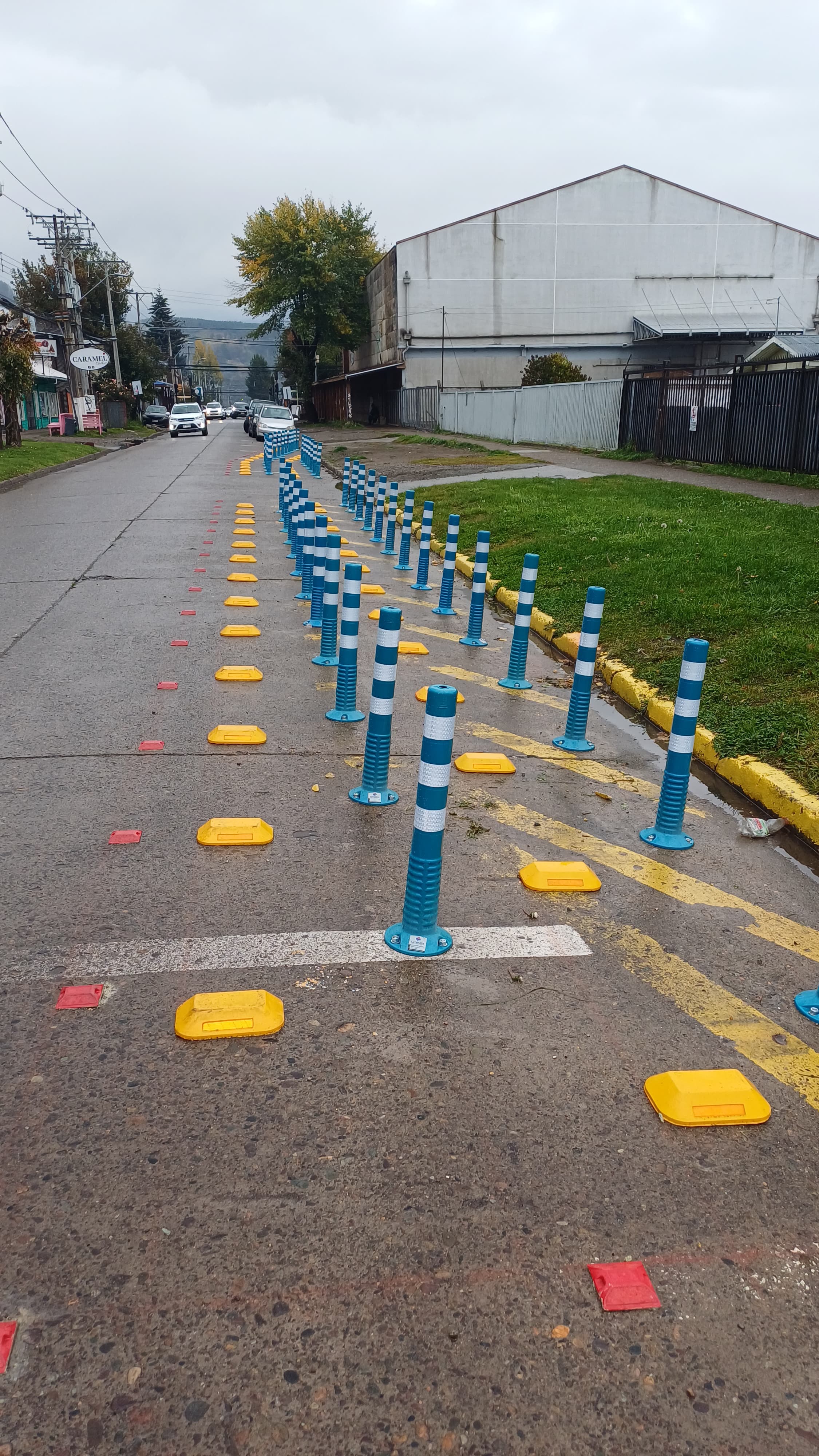 Sobre paseos peatonales e hitos verticales.